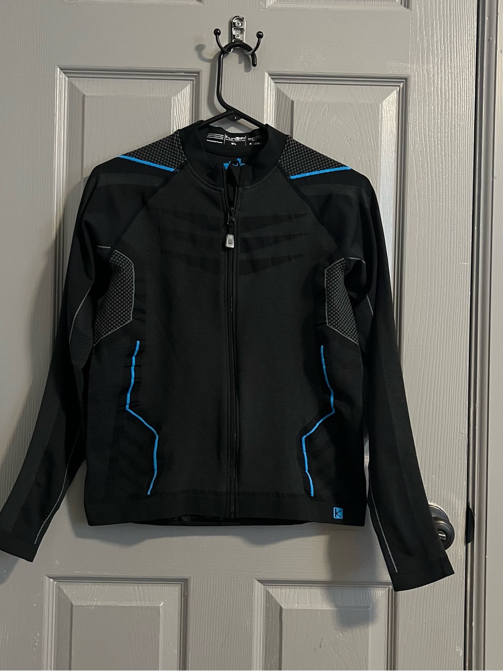 Funkier Women's Black Performance Cycling Jacket Blue Accents Pockets